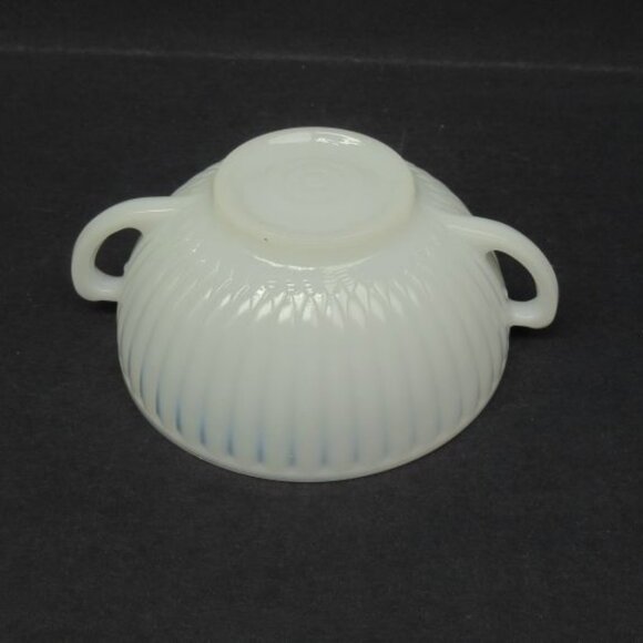 MacBeth Evans Depression Glass Monax White PETALWARE Two-Handled Cream Soup Bowl - Picture 4 of 4